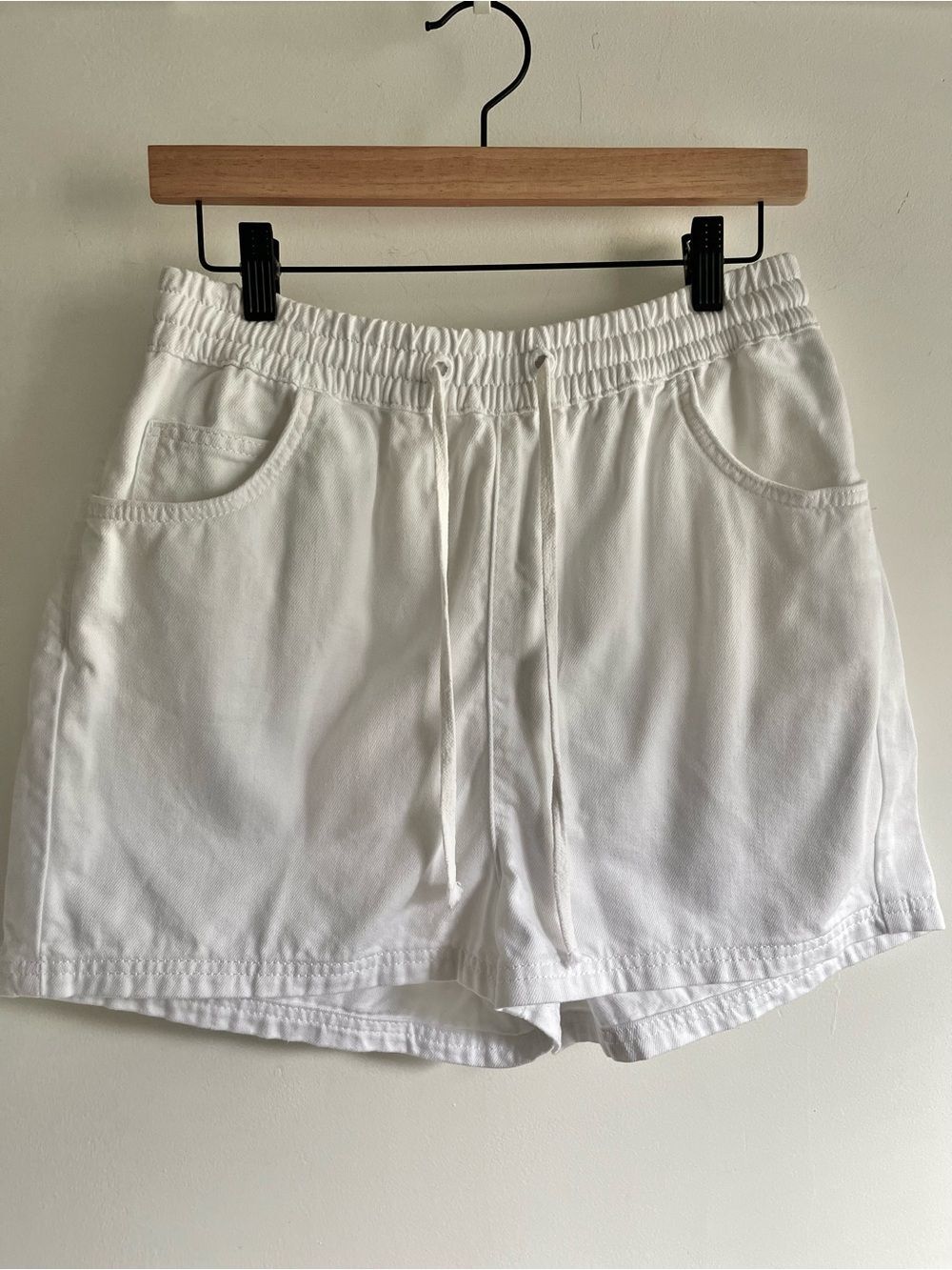 Nordstrom Topshop Millie Pull-On Shorts Size 8 White Elastic Waist w/ Drawstring